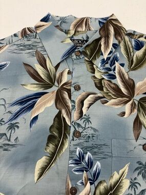 BOCA CLASSICS HAWAIIAN TROPICAL FLORAL SHIRT MEN MEDIUM  LT & DARK BLUE COASTAL